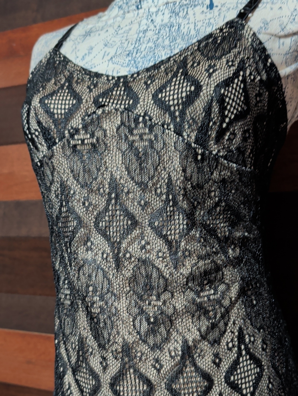 Y2K Chesley Black Lace Slip with Nude Underlay - Picture 6 of 10